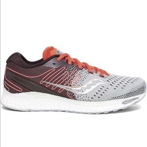 SAUCONY WOMEN'S FREEDOM 3 RUNNING SHOE, SKY/GREY/CORAL